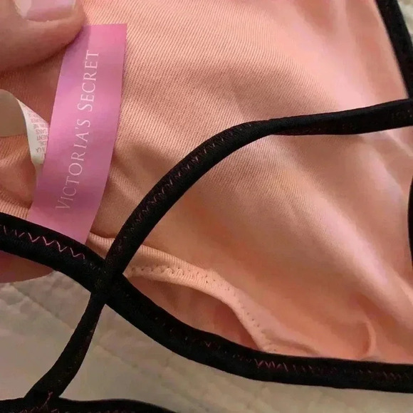 Victoria’s Secret - Picture 5 of 5